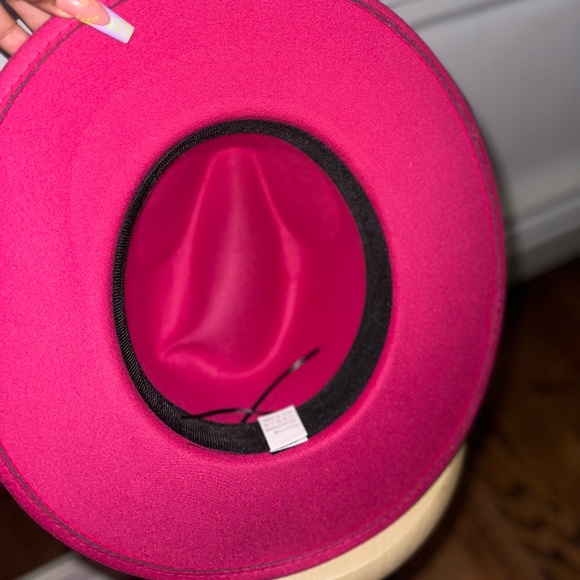 Pink hat - Picture 4 of 5